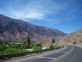 Argentinien Schlucht Humahuaca.JPG